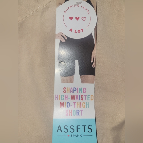 Assets By Spanx Shaping High-Waisted Mid Thigh Short- NWT - Picture 2 of 3